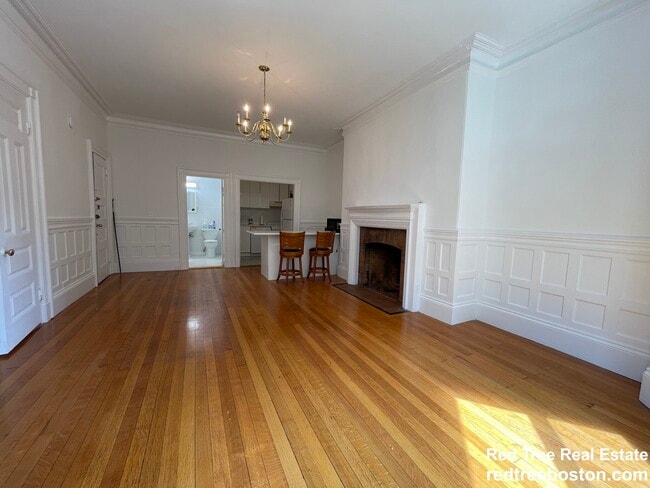 Photo - 869 Beacon St Unit 3