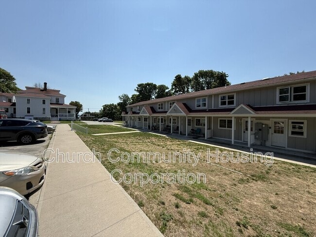 Building Photo - 169 Conanicus Ave Unit 3