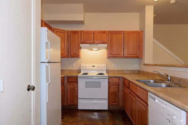 Photo - 7818 Kingsbury Wood