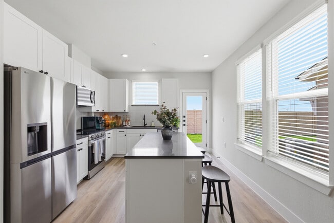 Photo - HARMON Melissa by Crescent Communities