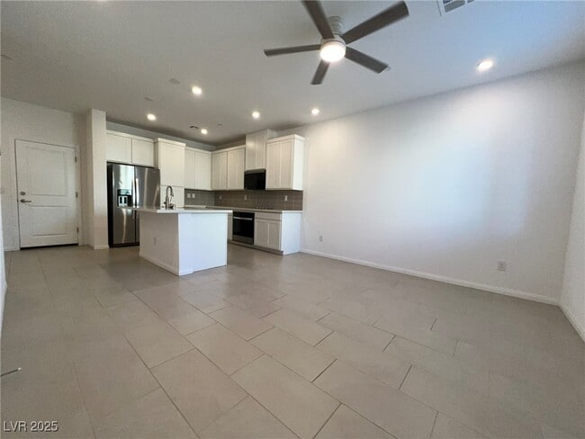 Photo - 230 Wewatta Ave