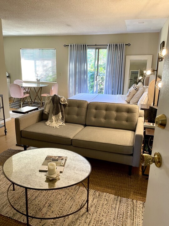 Photo - 836 N La Jolla Ave