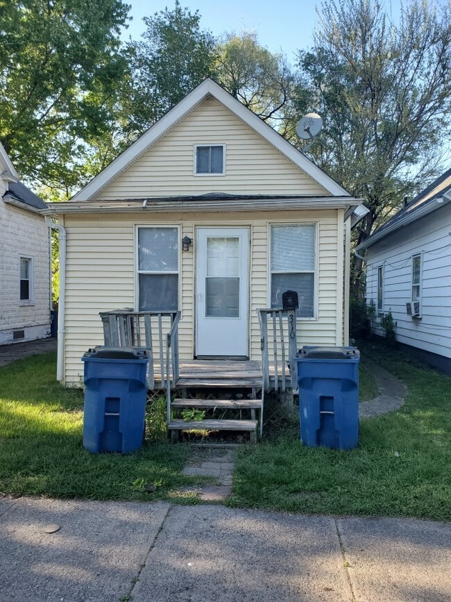 Photo - 310 E 9th St