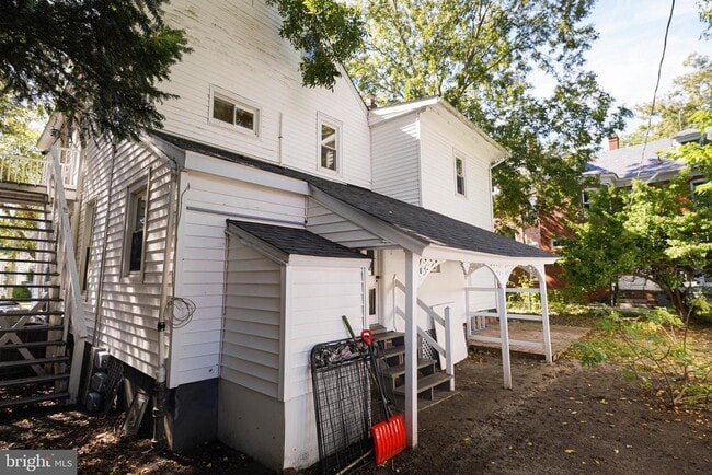 Photo - 611 Locust St