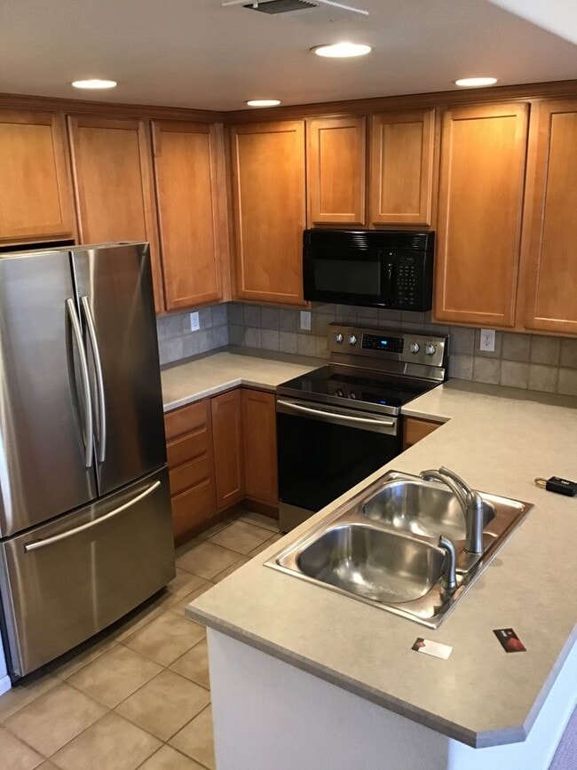 Photo - 3 bed 2.5 bath townhome for rent at Cherry landing 80016