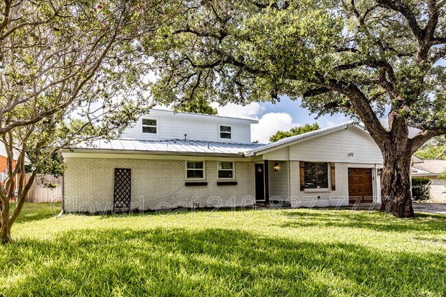 Building Photo - 11210 Cedar Elm Dr