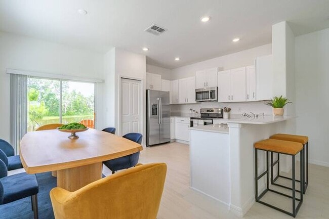 5048 Capri Hbr Dr