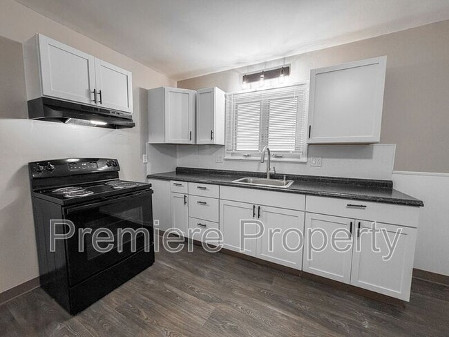 Photo - 704 N Pearl St