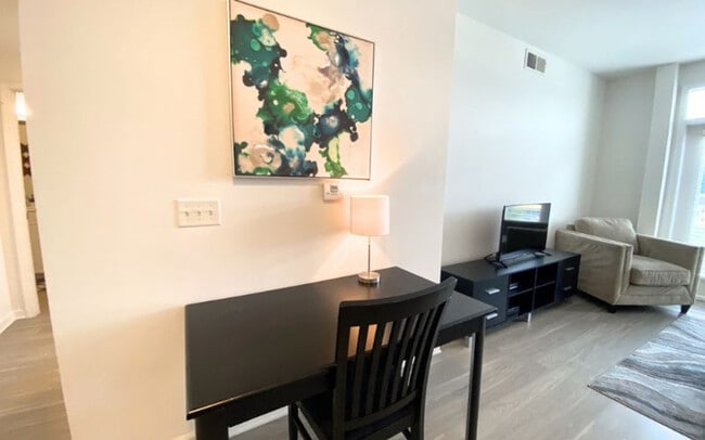 Building Photo - 1180 Peachtree St NE Unit ID1328016P