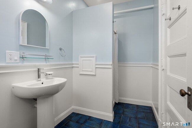 Photo - 360 Farmington Ave Unidad 5