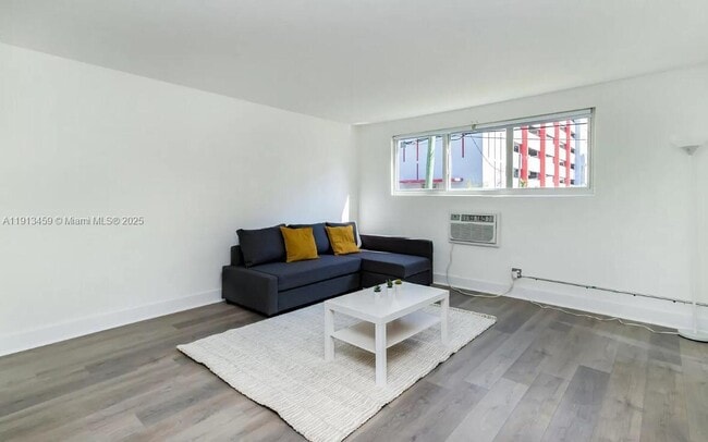 Photo - 143 SW 9th St Unit 206