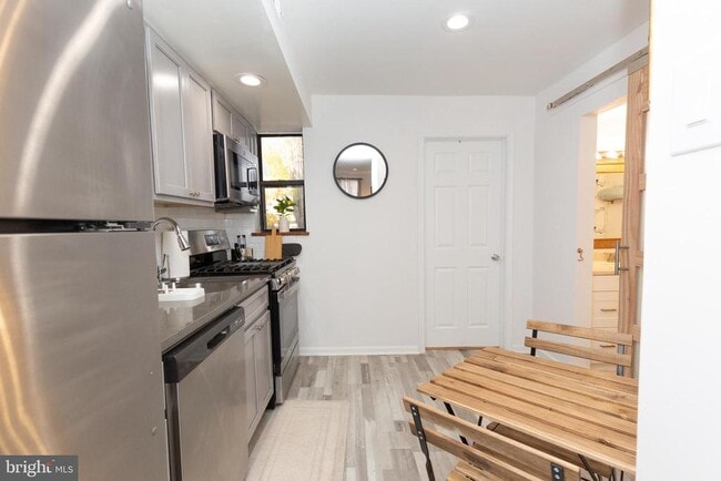 Photo - 1915 Pemberton St Unit 2