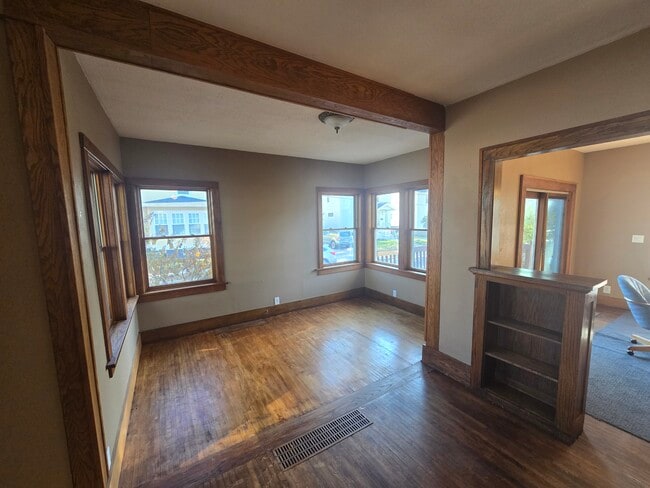 Photo - 802-811 11th Ave N Casa