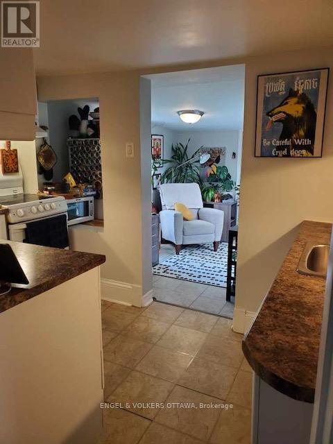 Photo - 491 McLeod St Unit 3