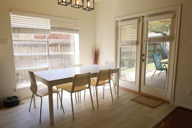 Photo - 3223 Autumn Bridge Ln