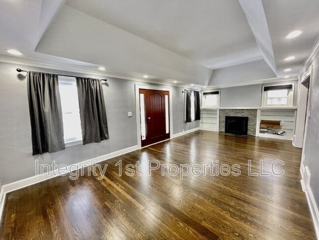 Photo - 7301 Summit St