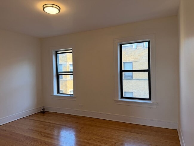 Photo - 7351 N Damen Ave Unidad 19