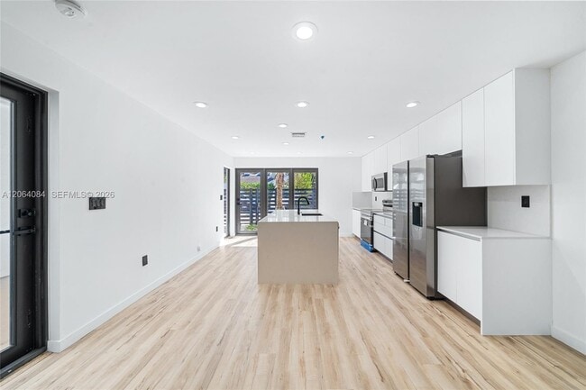 Photo - 11 NE 51st St