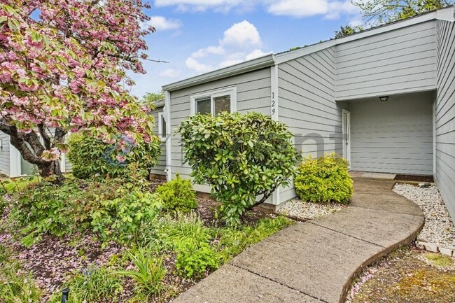 Building Photo - 2742 SE 138th Ave