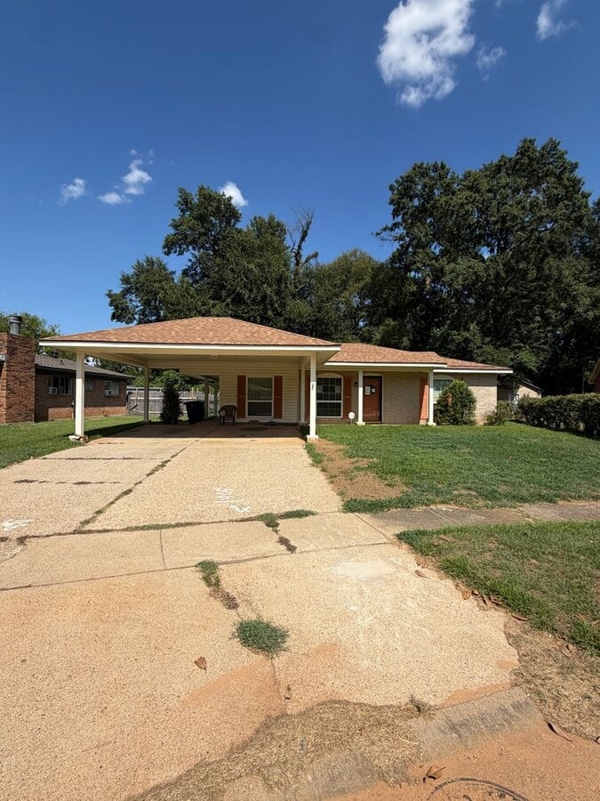 Photo - 9009 Letha Loop