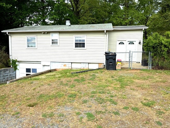 Photo - 820 Brown Rd