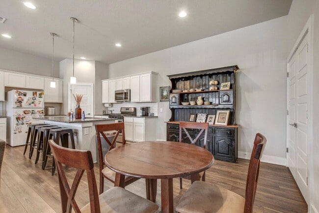 Photo - 501 Peace Dr