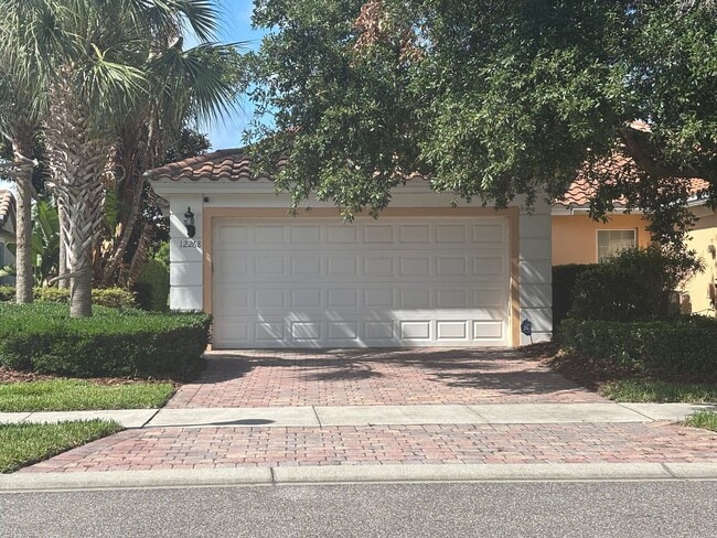 AGENT SHOWINGS ONLY! Gorgeous 2/2 + Den Mediterranean Villa with Waterfront Screened Patio and 2-... - AGENT SHOWINGS ONLY! Gorgeous 2/2 + Den Mediterranean Villa with Waterfront Screened Patio and 2-...