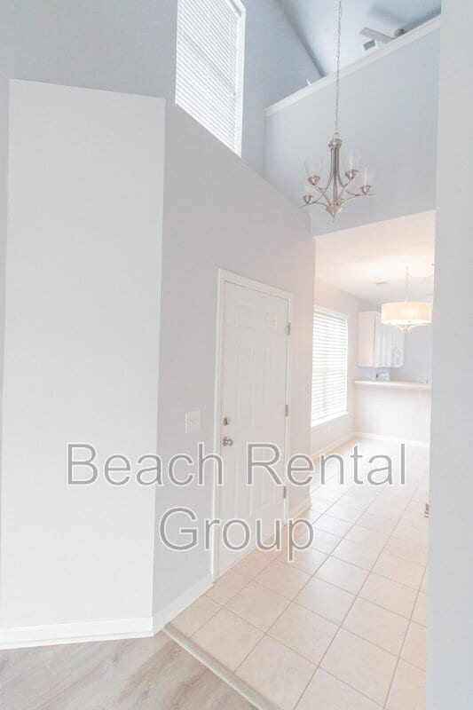 Photo - 211 Connemara Dr