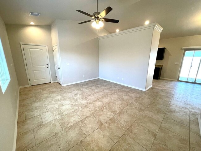 Photo - Beautiful 3 Bedroom, 2 bathroom Home!