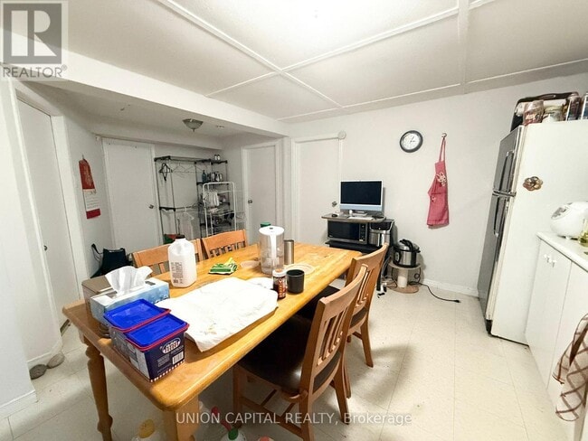 Photo - 38 Deepdale Dr