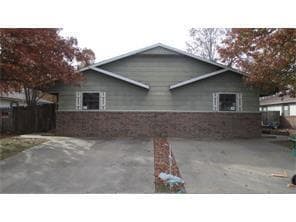 Building Photo - 1909 Cypress Pl Unit A