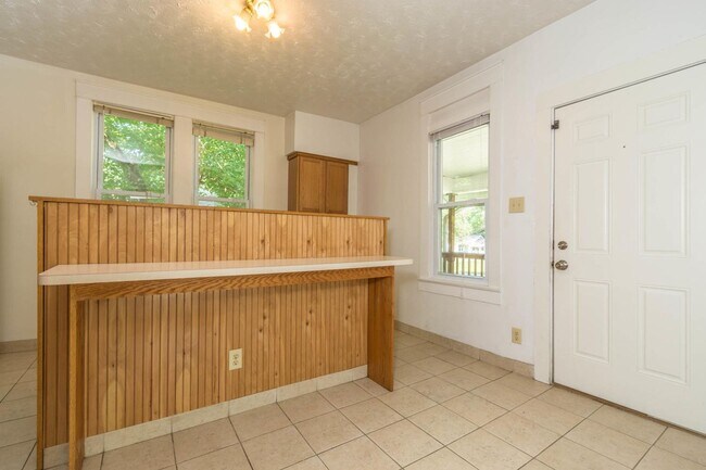 804 E 11th St Unit 1