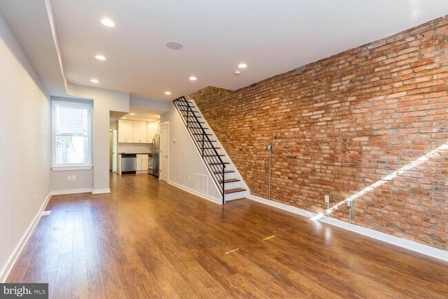 Building Photo - 1314 N Newkirk St Rental
