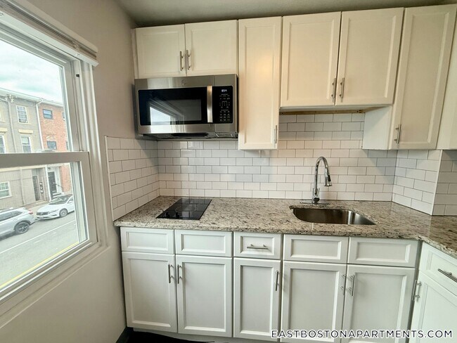 Photo - 300 Meridian St Unidad 3