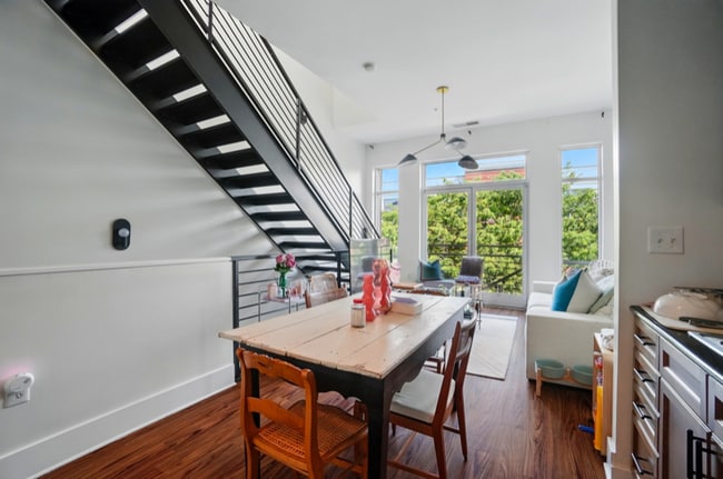 Photo - 2133 Southend Dr