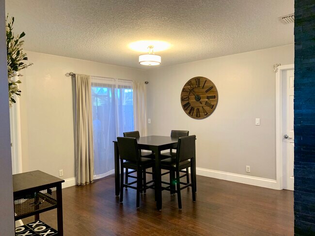 Photo - 11883 Sturbridge Ln