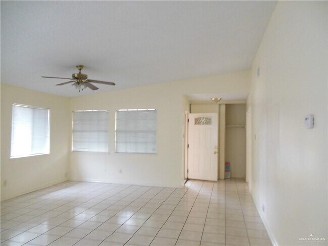 Photo - 16 Mynah Ave