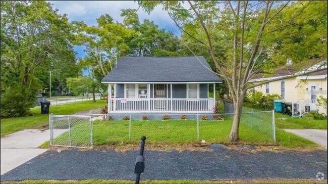 Building Photo - 1405 S Westmoreland Dr Rental