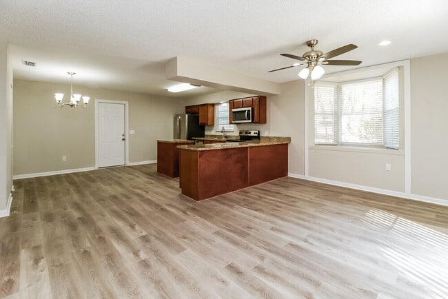 Photo - 188 Ronnie Dr