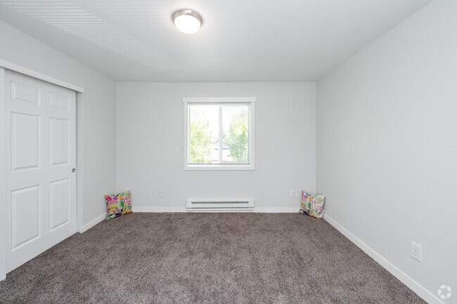1BR, 1BA - 579SF - Bedroom