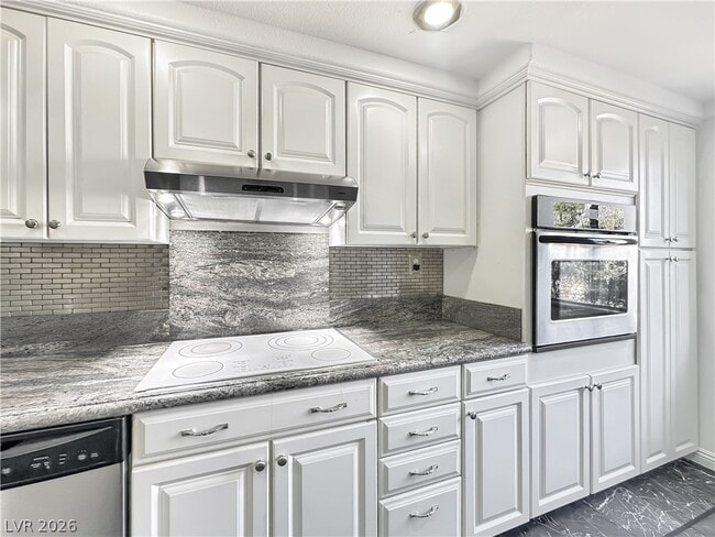 Building Photo - 730 S Royal Crest Cir Unit 424