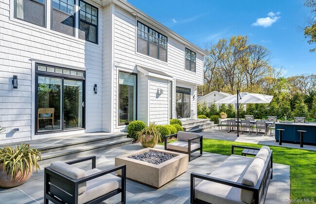 Photo - 17 Bayview Rd W