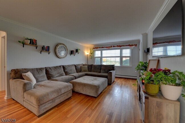 Photo - 666 Bloomfield Ave Unidad 7