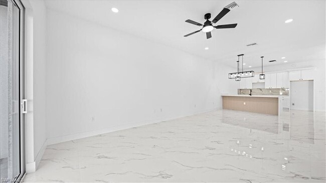 Photo - 1009 NE 15th Ln Unidad 1009 / 1011