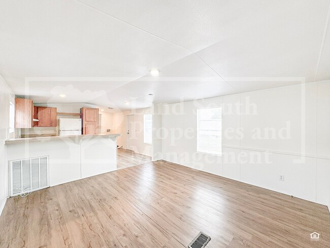 Photo - 1155 Meadow Lawn Street