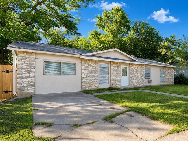 Building Photo - 6204 Dove Springs Cir