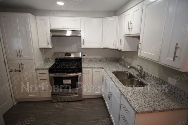 Photo - 2114 Tremont Ave
