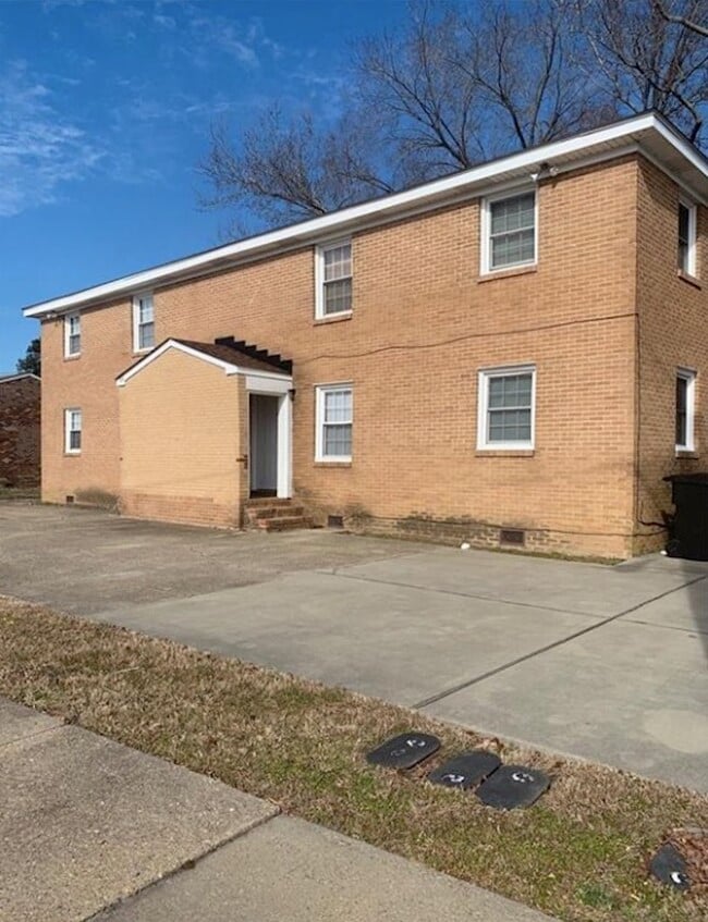 Building Photo - 708 Portsmouth Blvd Rental