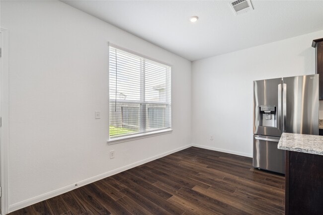 Photo - 23546 Wrexham St