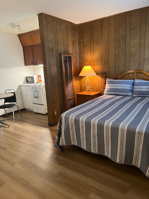 Photo - 1708 Holloman Dr Unit Apt. 4